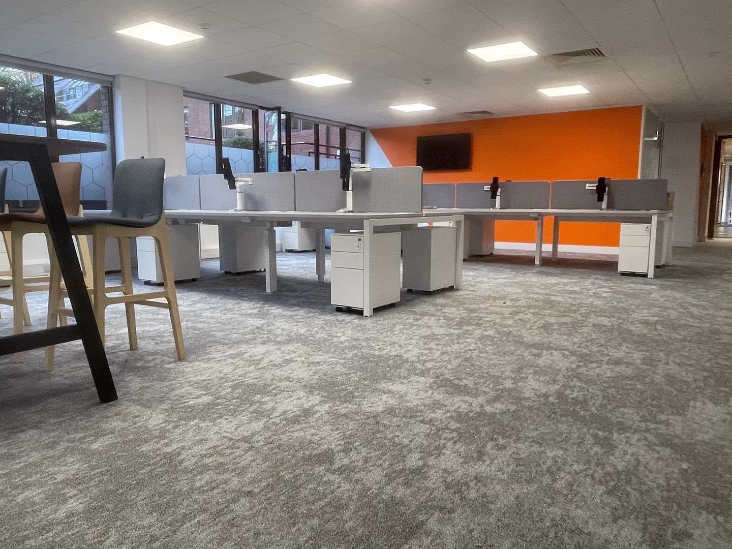 Bench desking with pedestals Bench desking with pedestals