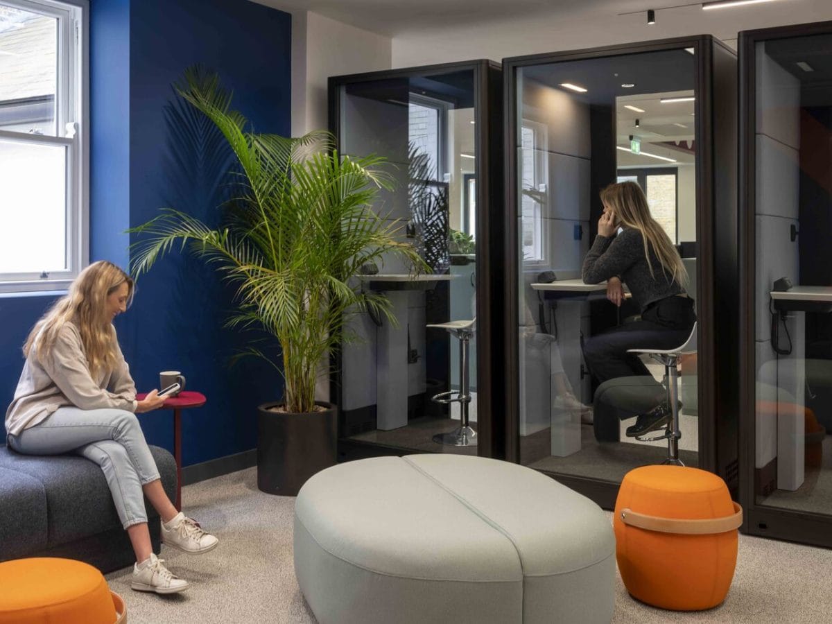 Max Calma S | Acoustic Office Pods & Office Phone Booths